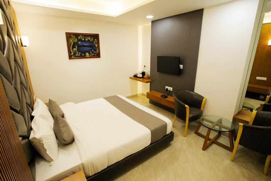 Hotel The Grand Indore Esterno foto